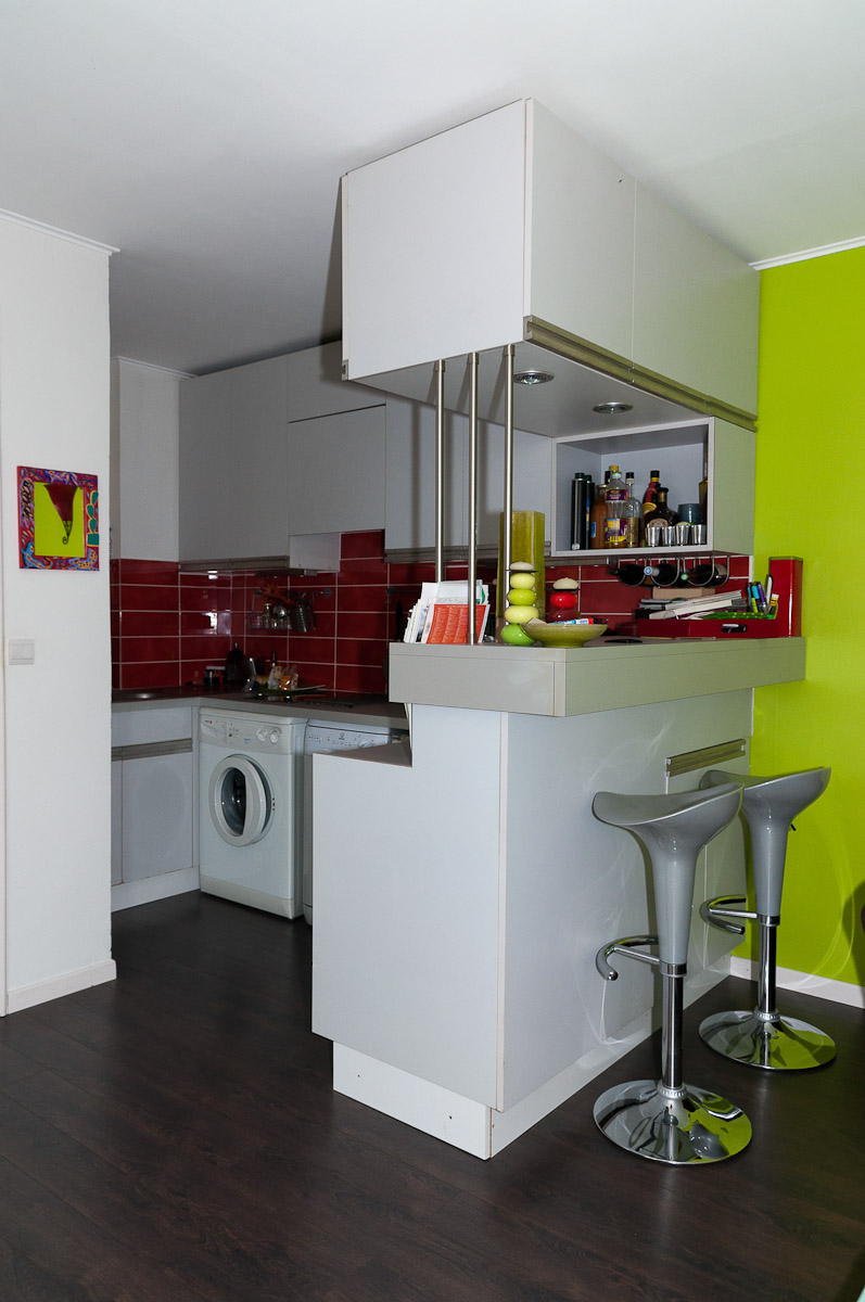 Le bar et la cuisine américaine